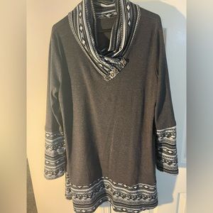 Gray cowl neck long sleeve tunic. Size-XXL
